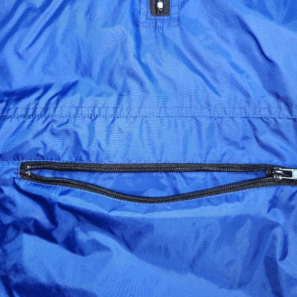 Port Authority Pullover Windbreaker, Fleetwood RV - Picture 6 of 9